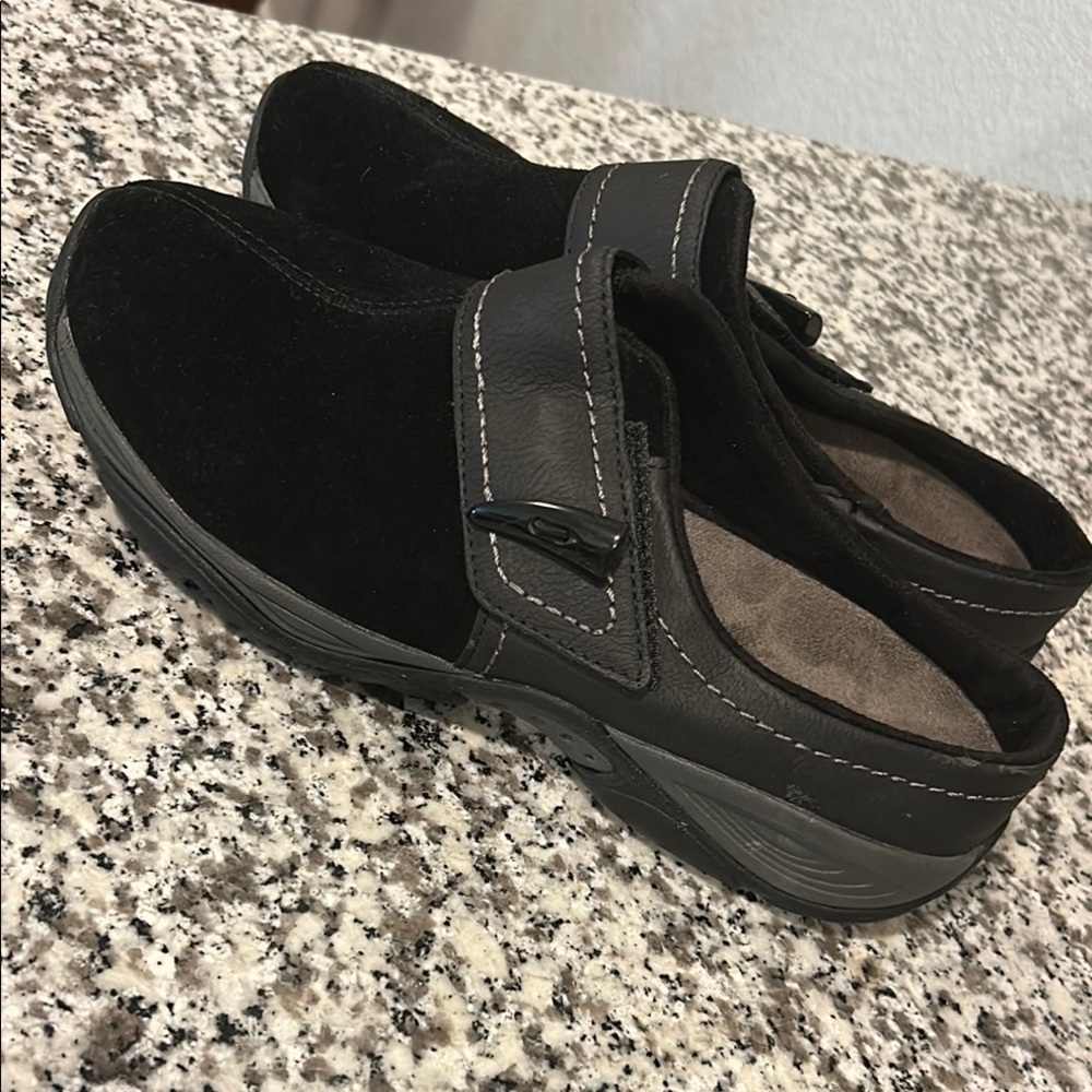 Easy Spirit Black Suede Clogs